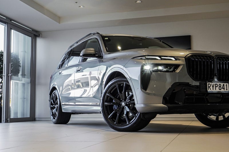 2026 BMW X7 22EN xDrive40d image 2