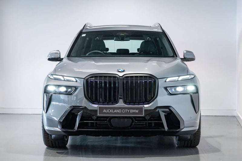 2026 BMW X7 40d xDrive image 2