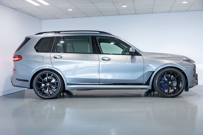 2026 BMW X7 40d xDrive image 3