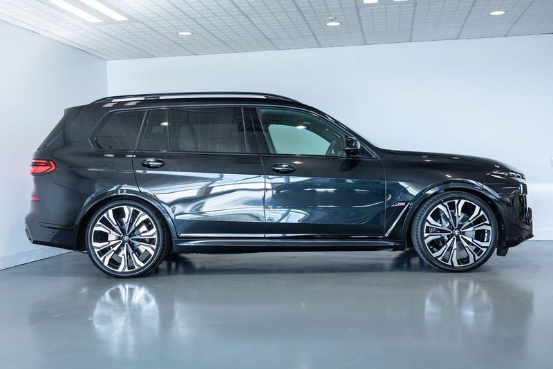 2026 BMW X7 M60i image 2