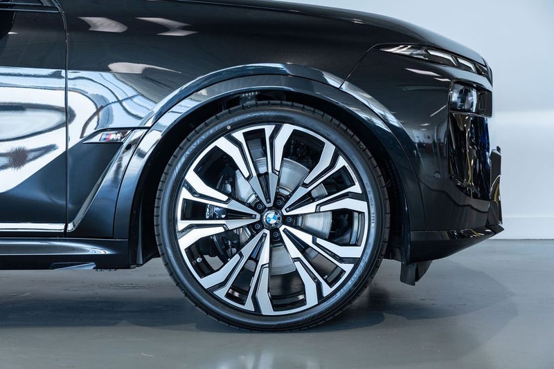2026 BMW X7 M60i image 5
