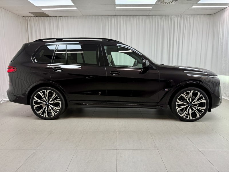 2026 BMW X7 X7 M60i + Connoisseur Suite image 2