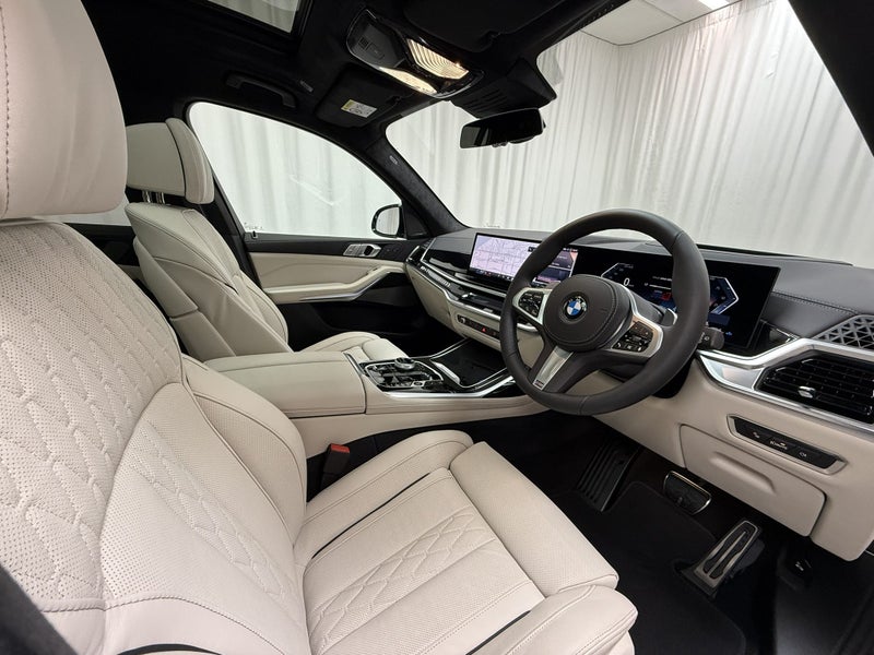 2026 BMW X7 X7 xDrive40d - Connoisseur and M Sp... image 4