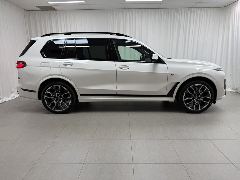 2026 BMW X7 X7 xDrive40d - Connoisseur and M Sp... image 2