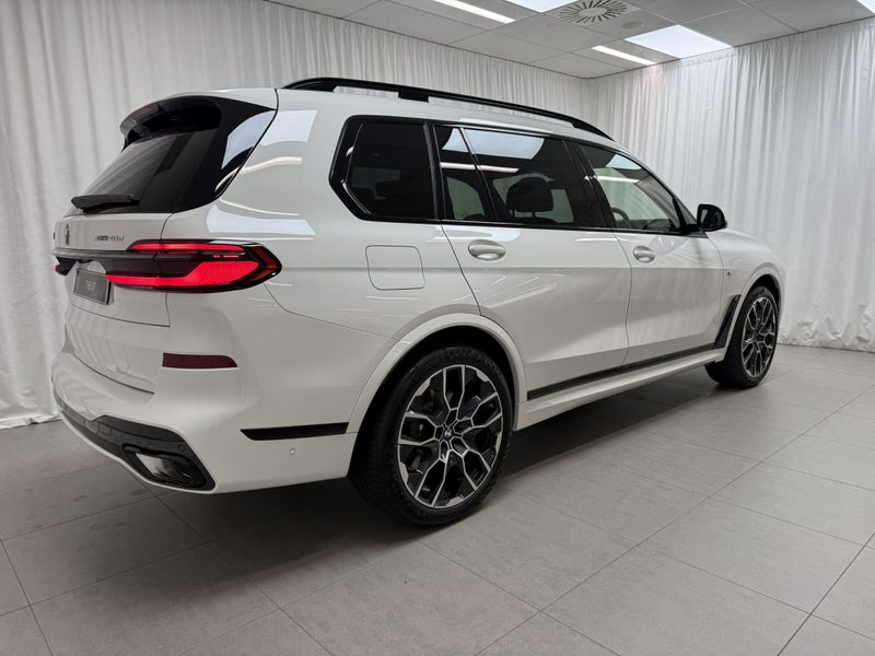 2026 BMW X7 X7 xDrive40d - Connoisseur and M Sp... image 3