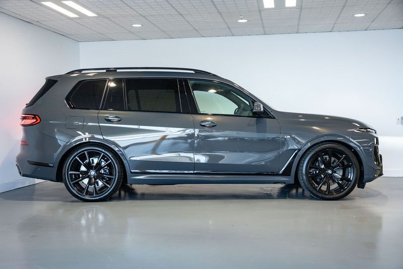 2026 BMW X7 xDdrive 40d image 4