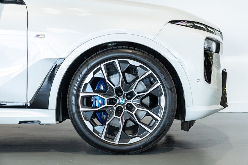 2026 BMW X7 xDrive 40d image 3