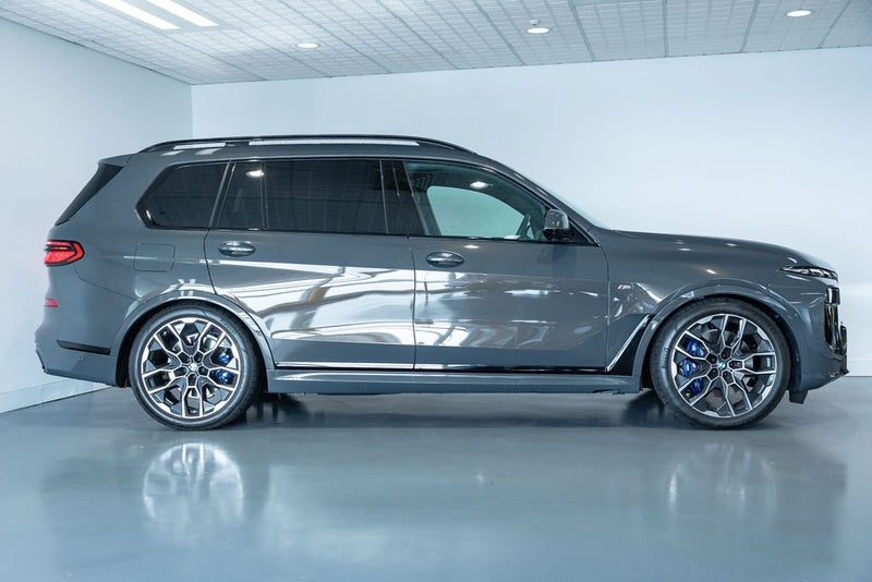 2026 BMW X7 xDrive 40d image 3