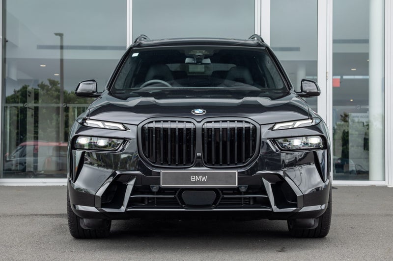 2026 BMW X7 xDrive40d image 2