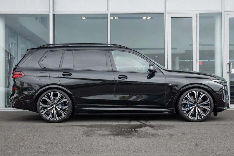 2026 BMW X7 xDrive40d image 3