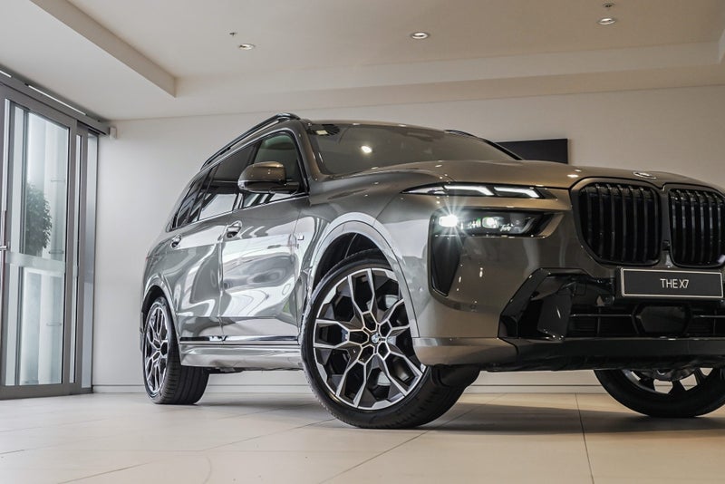 2026 BMW X7 xDrive40d image 2