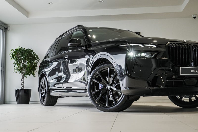 2026 BMW X7 xDrive40d image 2