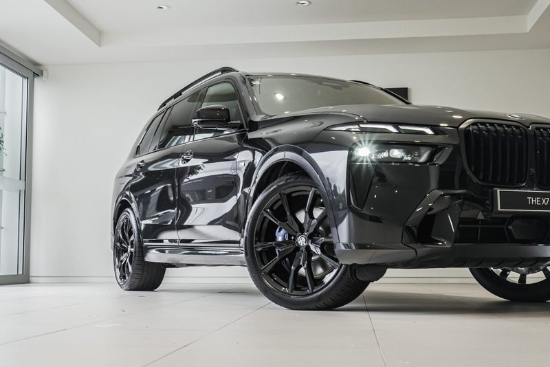 2026 BMW X7 xDrive40d image 2