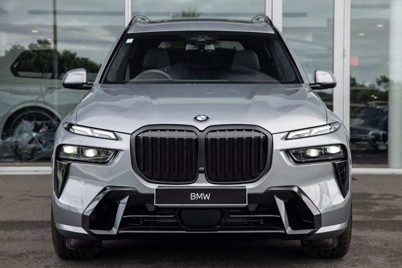 2026 BMW X7 xDrive40d image 2