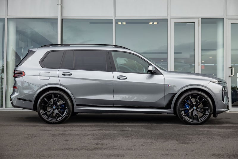 2026 BMW X7 xDrive40d image 3