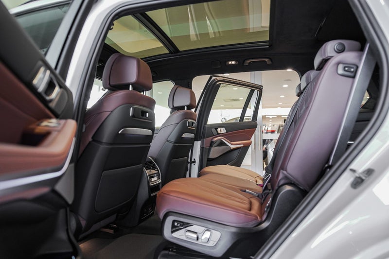 2026 BMW X7 xDrive40d image 5