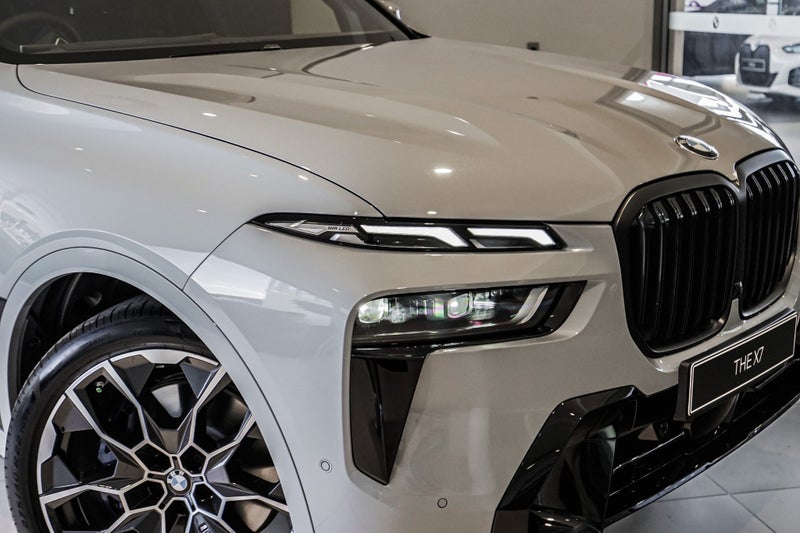 2026 BMW X7 xDrive40d image 2