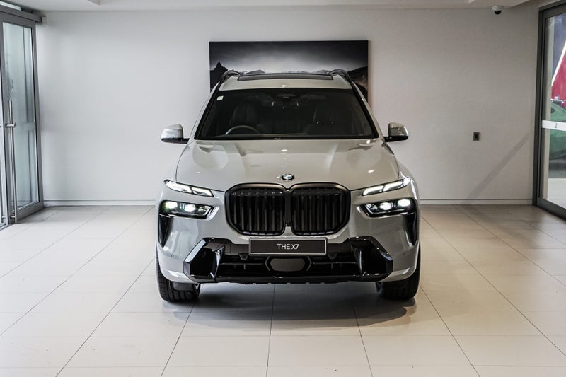 2026 BMW X7 xDrive40d image 3