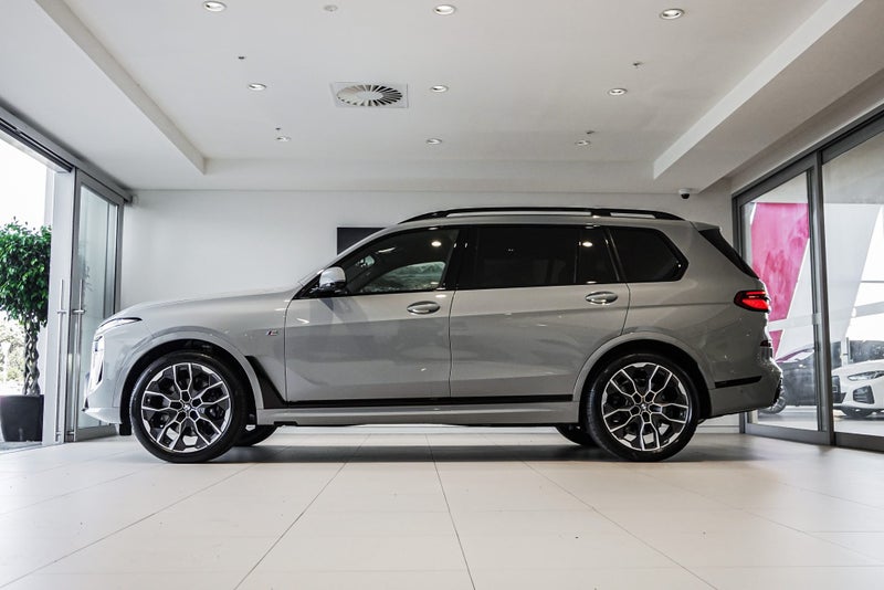 2026 BMW X7 xDrive40d image 5