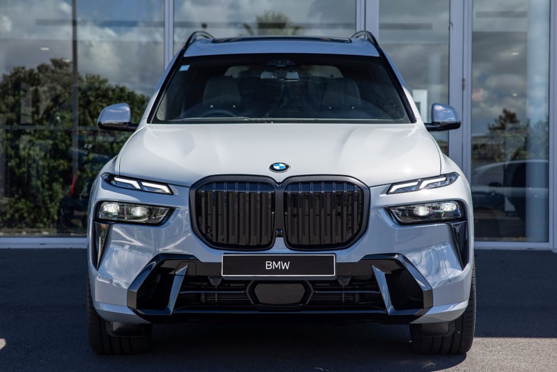 2026 BMW X7 xDrive40d image 2