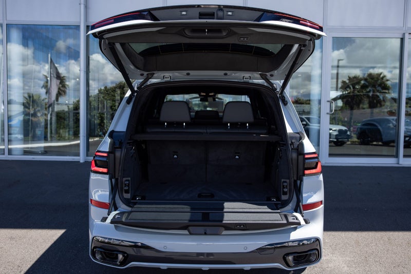 2026 BMW X7 xDrive40d image 5