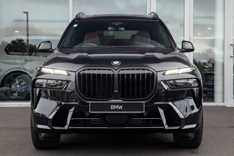 2026 BMW X7 xDrive40d image 2