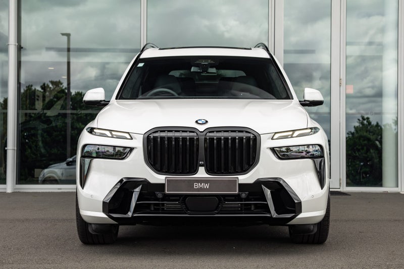 2026 BMW X7 xDrive40d image 2