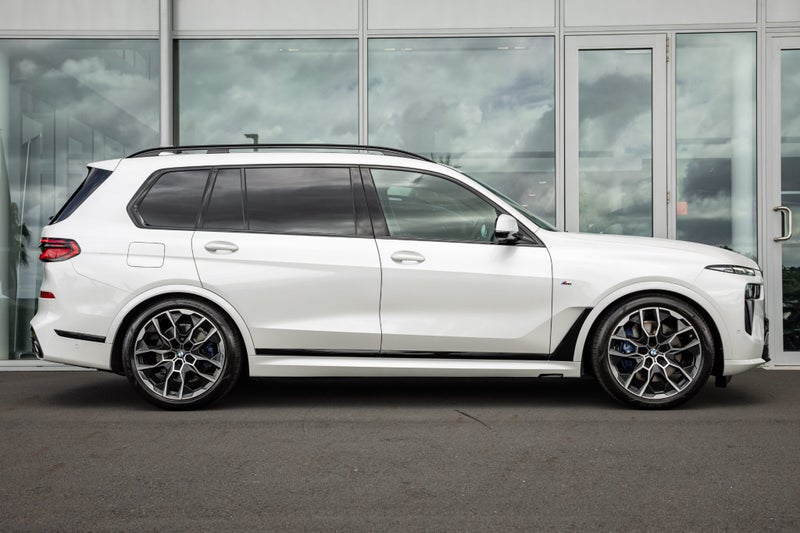 2026 BMW X7 xDrive40d image 4