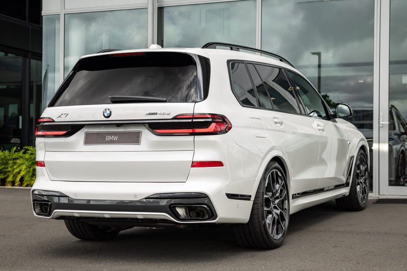 2026 BMW X7 xDrive40d image 3