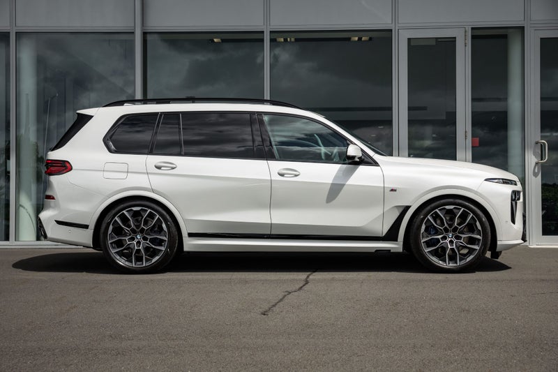 2026 BMW X7 xDrive40d image 4