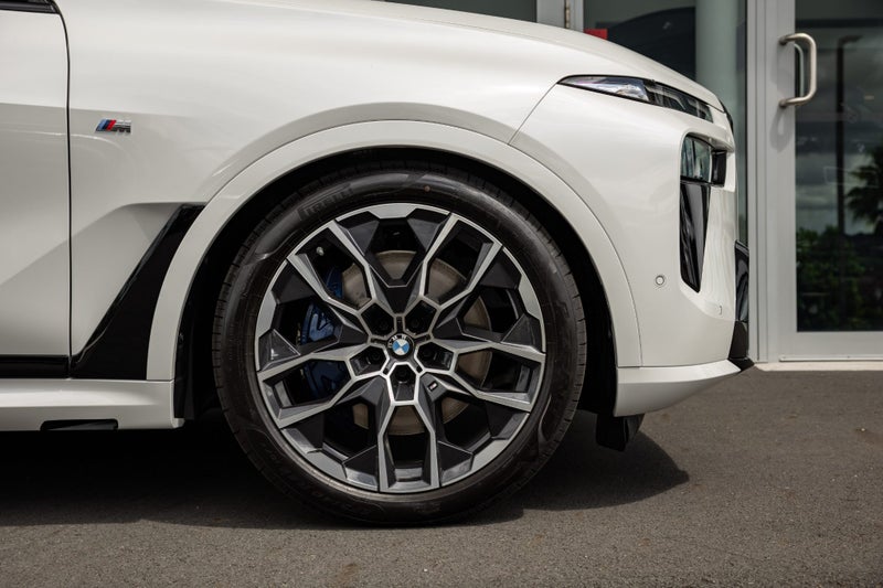 2026 BMW X7 xDrive40d image 5