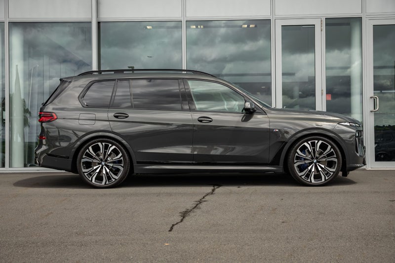 2026 BMW X7 xDrive40d image 4