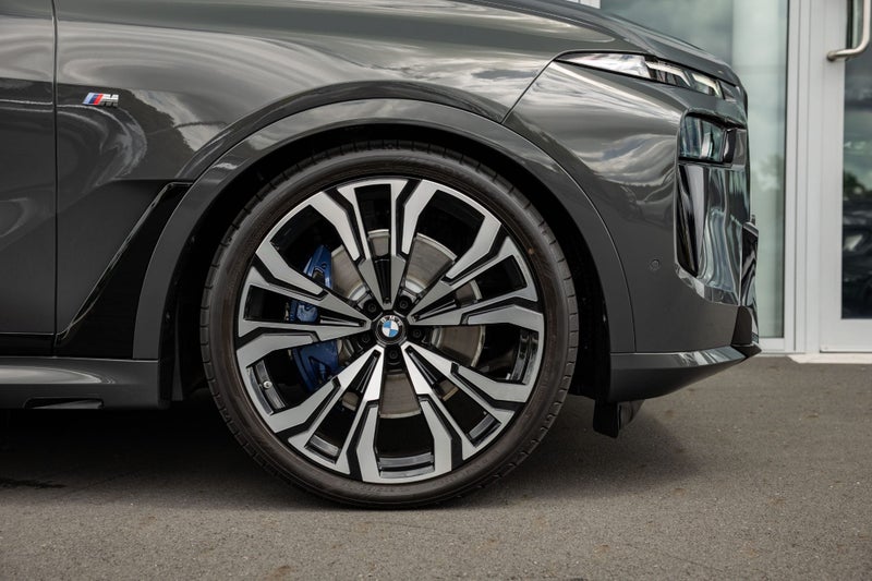 2026 BMW X7 xDrive40d image 5