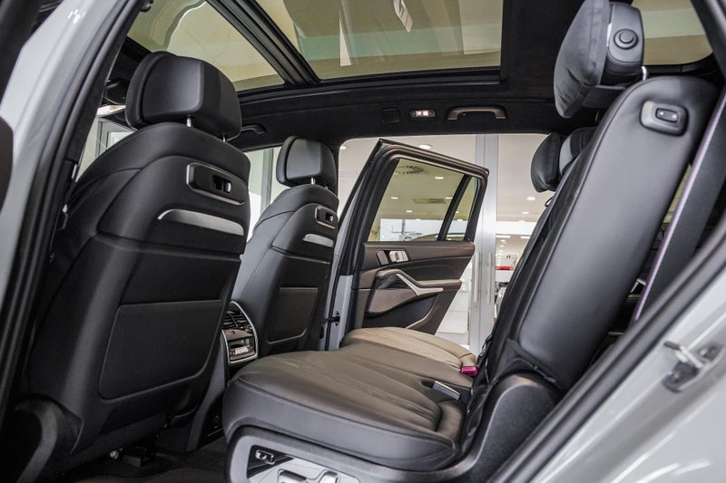 2026 BMW X7 xDrive40d image 5