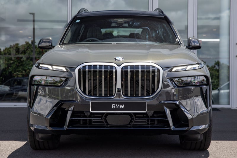 2026 BMW X7 xDrive40d image 2