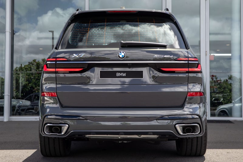 2026 BMW X7 xDrive40d image 3
