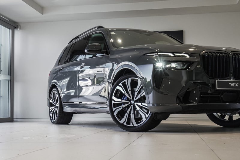 2026 BMW X7 xDrive40d image 2