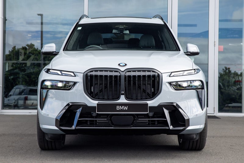 2026 BMW X7 xDrive40d image 2