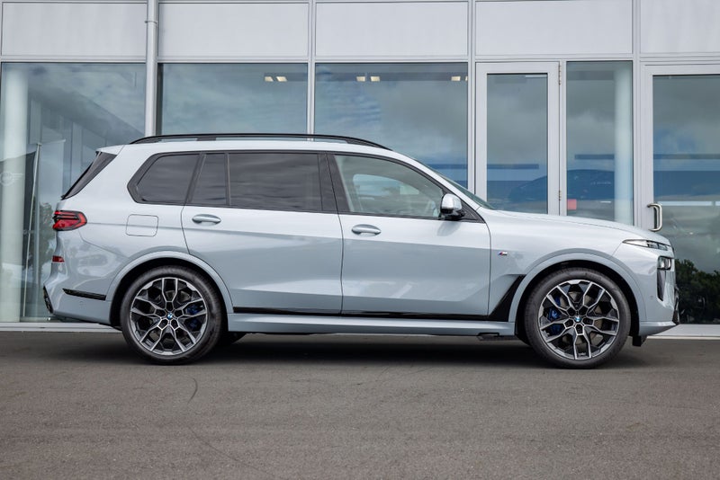 2026 BMW X7 xDrive40d image 4