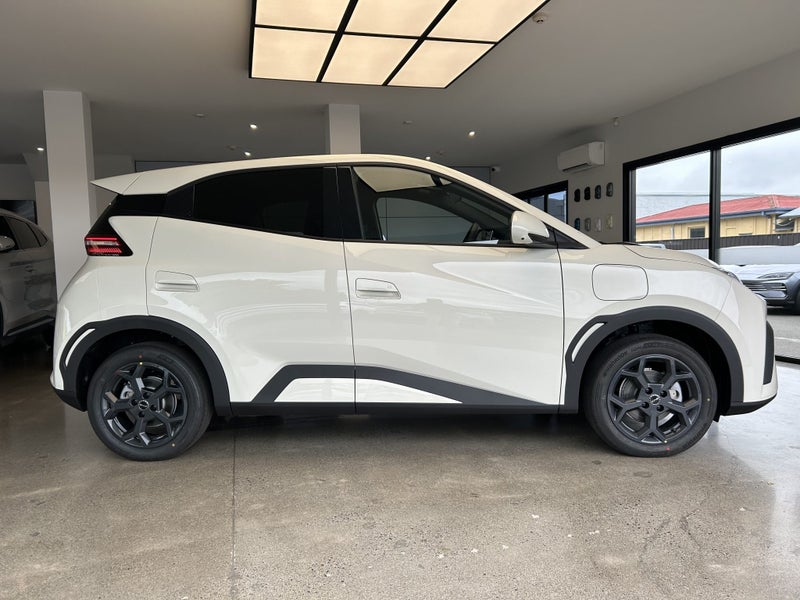 2026 BYD ATTO 1 Premium EV 43Kwh image 3