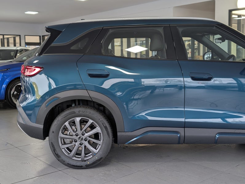2026 BYD ATTO 2 Dm-I Premium Phev image 3
