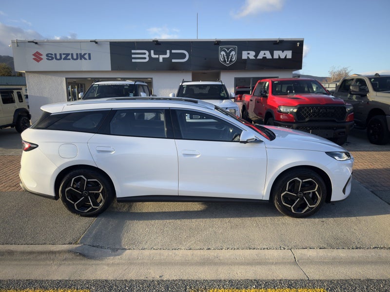 2026 BYD Seal 6 Touring 6 PHEV Wagon image 3