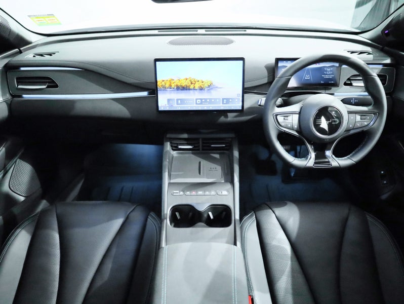 2026 BYD Seal 6 Touring Premium PHEV image 3