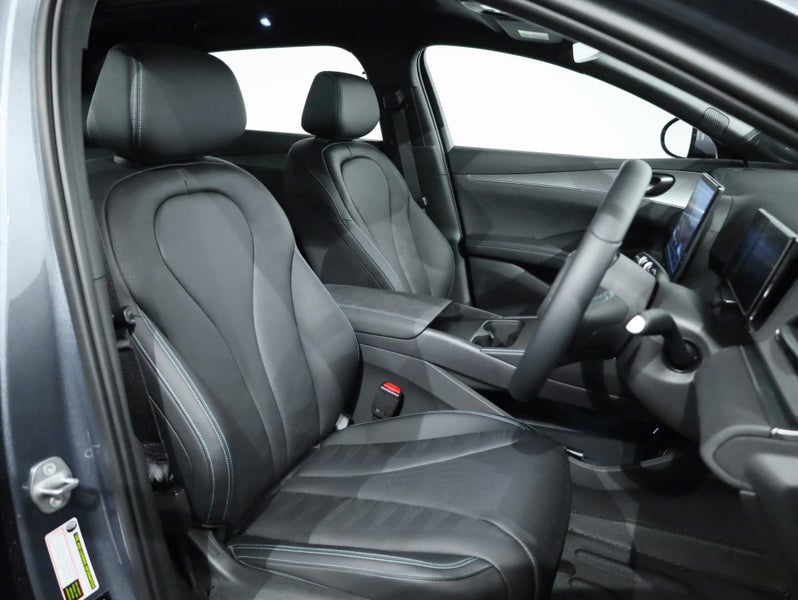 2026 BYD Seal 6 Touring Premium PHEV image 4