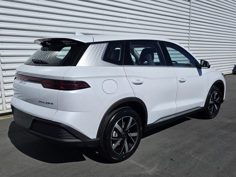 2026 BYD Sealion 5 Essential PHEV image 4