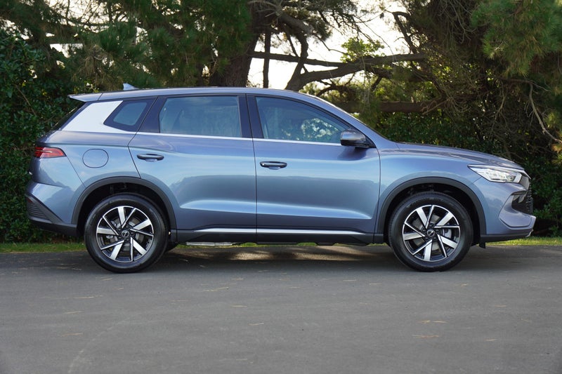 2026 BYD Sealion 5 Essential Phev Suv image 2