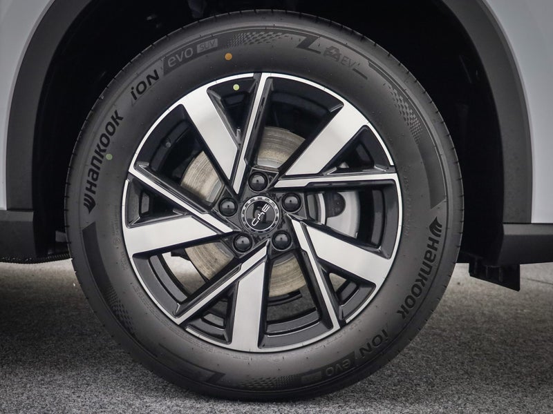 2026 BYD Sealion 5 Essential Phev Suv image 3