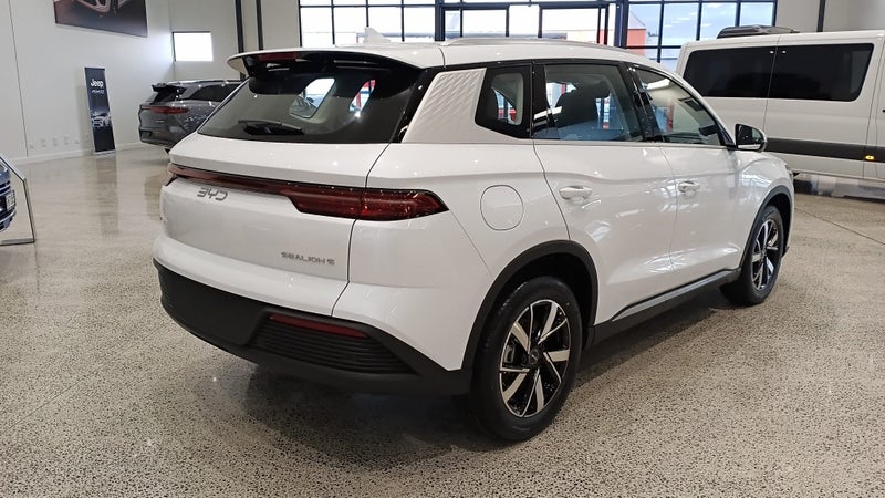 2026 BYD Sealion 5 Premium Phev Suv image 5