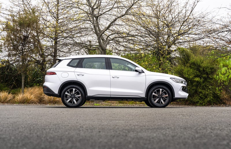 2026 BYD Sealion 5 PREMIUM PHEV SUV image 2