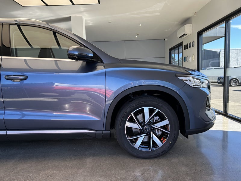 2026 BYD Sealion 5 Premium Phev Suv image 4